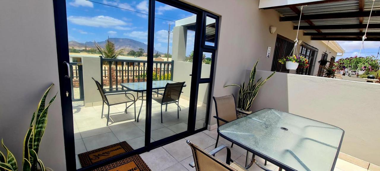 Mountain View Guesthouse Vanrhynsdorp Bagian luar foto