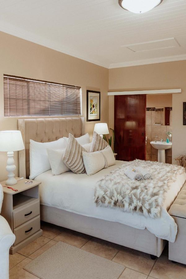 Mountain View Guesthouse Vanrhynsdorp Bagian luar foto