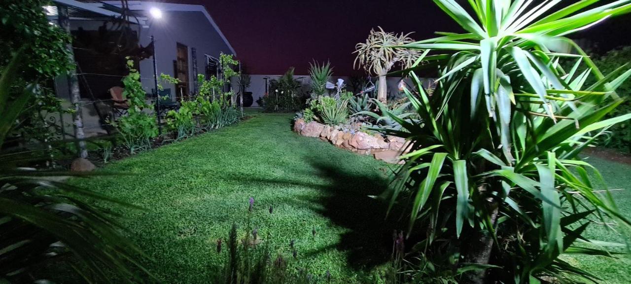Mountain View Guesthouse Vanrhynsdorp Bagian luar foto
