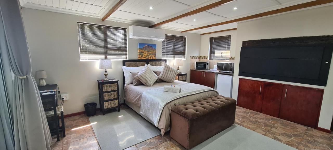 Mountain View Guesthouse Vanrhynsdorp Bagian luar foto